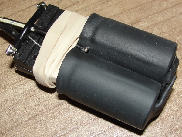 Compact "DC blocker" thermocouple